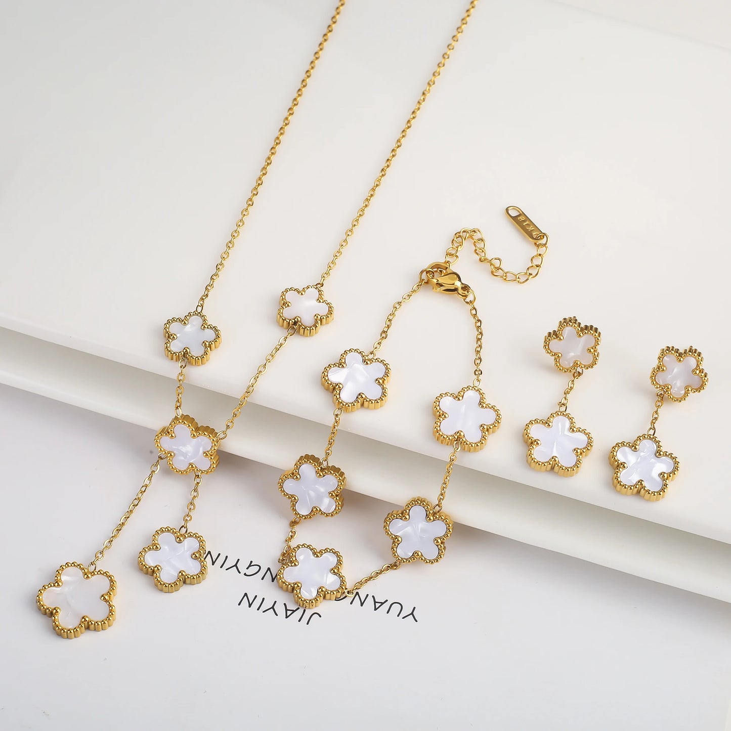 18K Gold-Plated Five-Leaf Flower Necklace Earrings Bracelet Jewelry Set for Woman Jewelry Clover