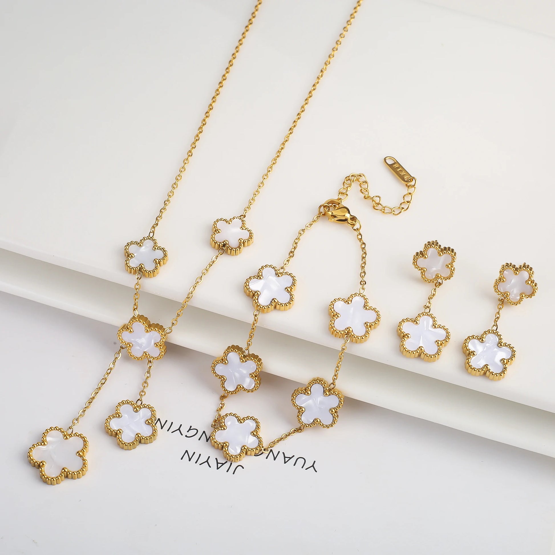 18K Gold-Plated Five-Leaf Flower Necklace Earrings Bracelet Jewelry Set for Woman Jewelry Clover