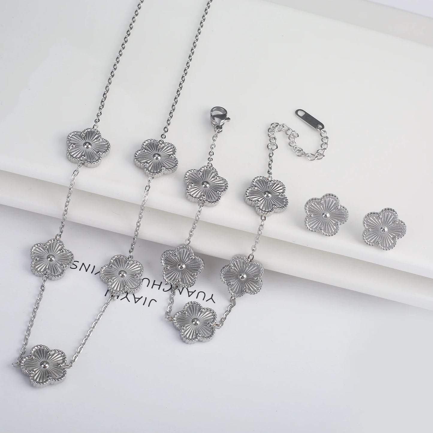 18K Gold-Plated Five-Leaf Flower Necklace Earrings Bracelet Jewelry Set for Woman Jewelry Clover
