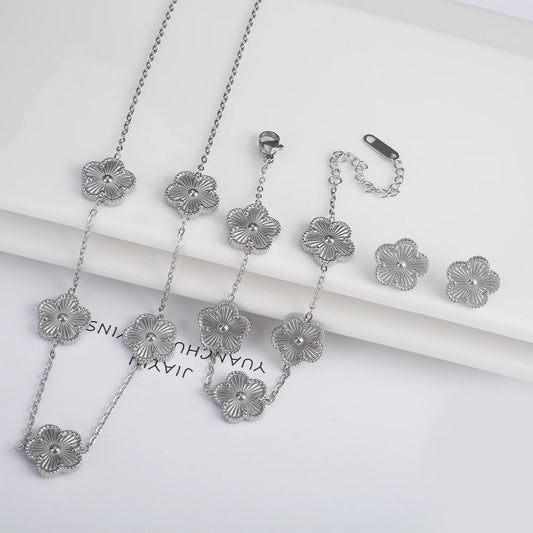 18K Gold-Plated Five-Leaf Flower Necklace Earrings Bracelet Jewelry Set for Woman Jewelry Clover